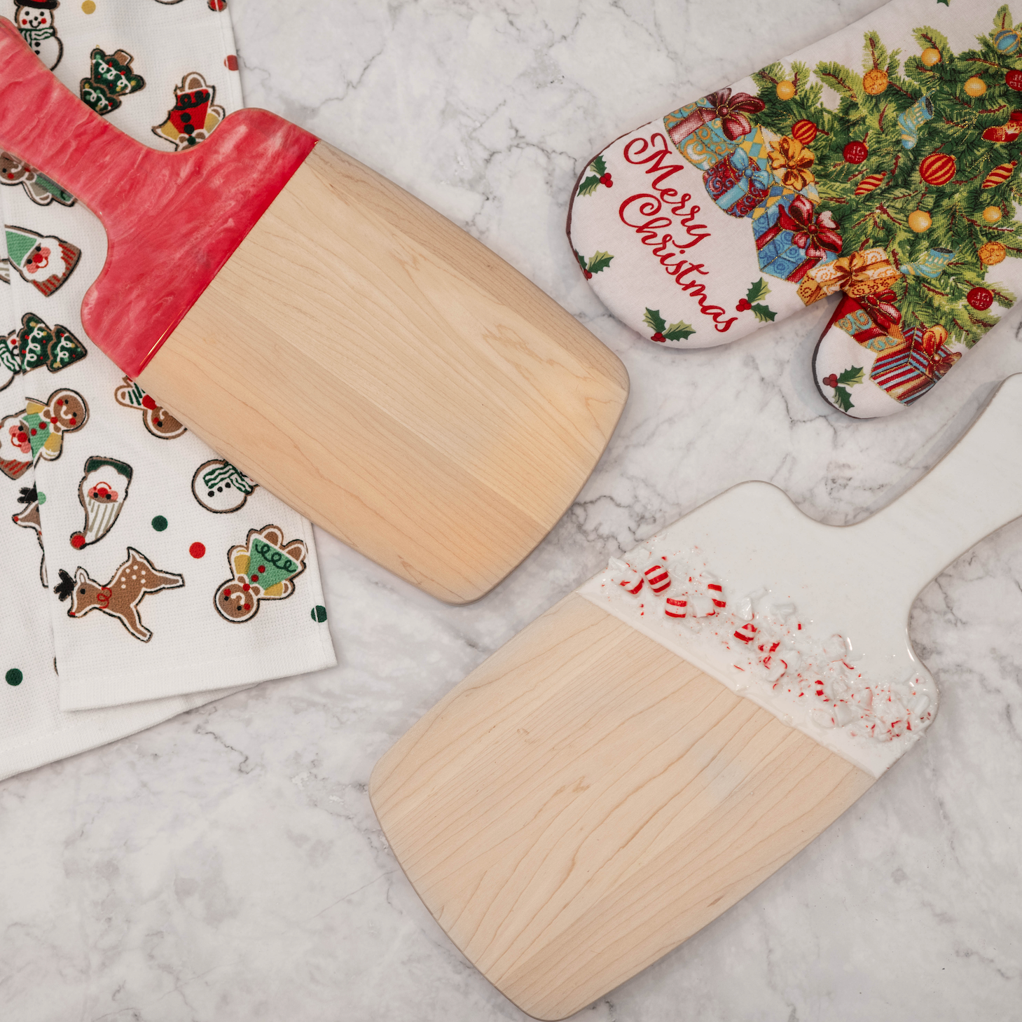 Virtual Holiday Marbled Resin Cutting Board Class